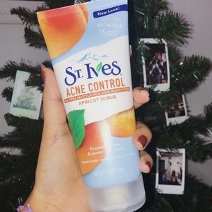 st ives acne control apricot scrub